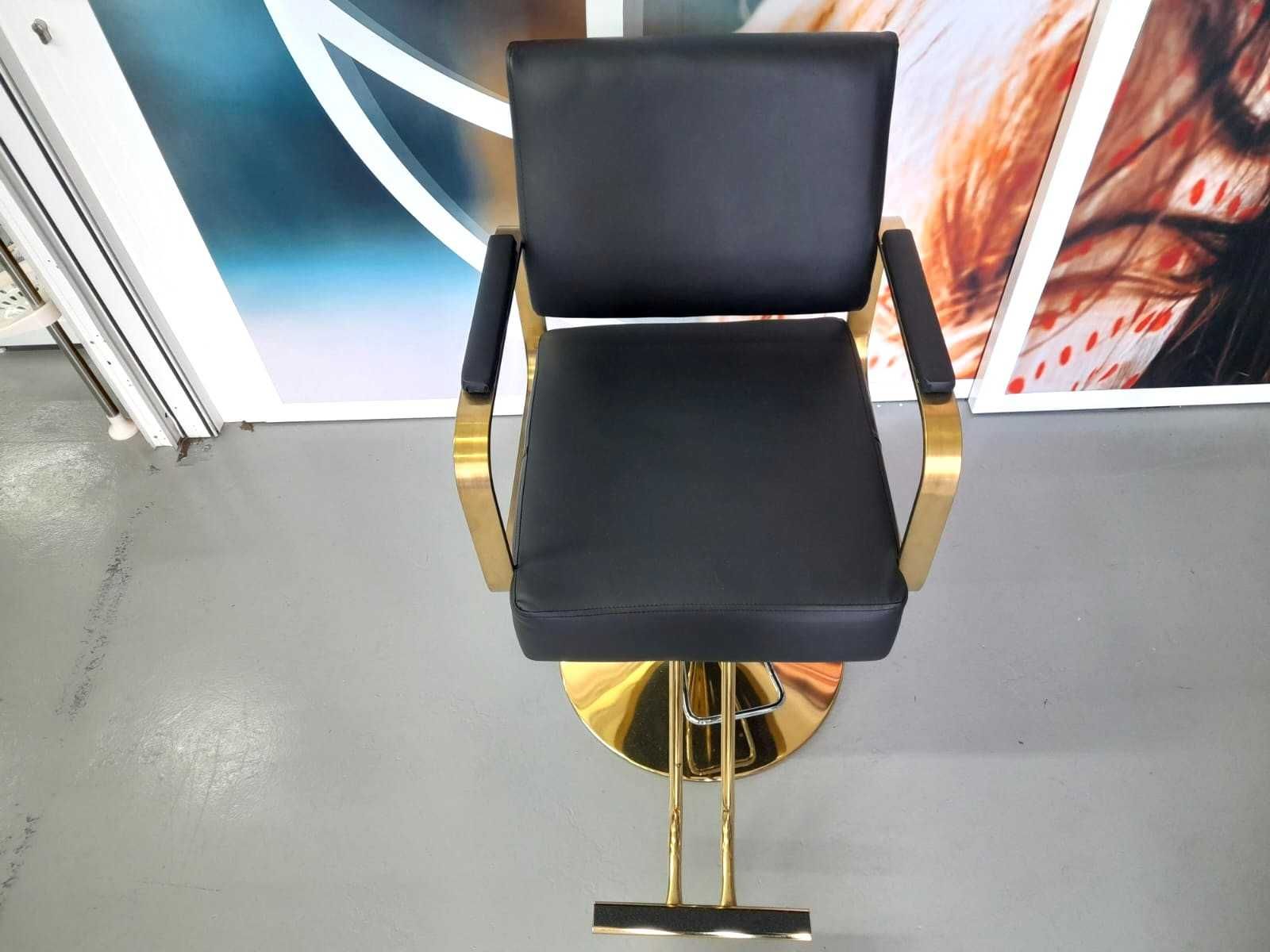Cadeira Hidráulica Nova e Profissional de Cabeleireiro e Barbearia