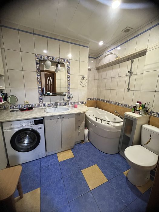 Продам 3комнатную квартиру в центре с АГО(Sher)