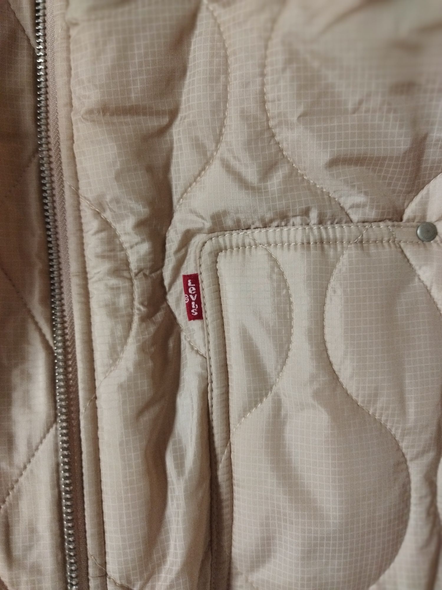 Куртка жіноча Levis  S , XXL