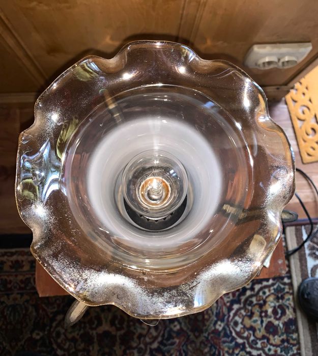 Настольная лампа.