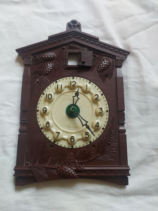 Zegar z kukułką Majak przednia tarcza
