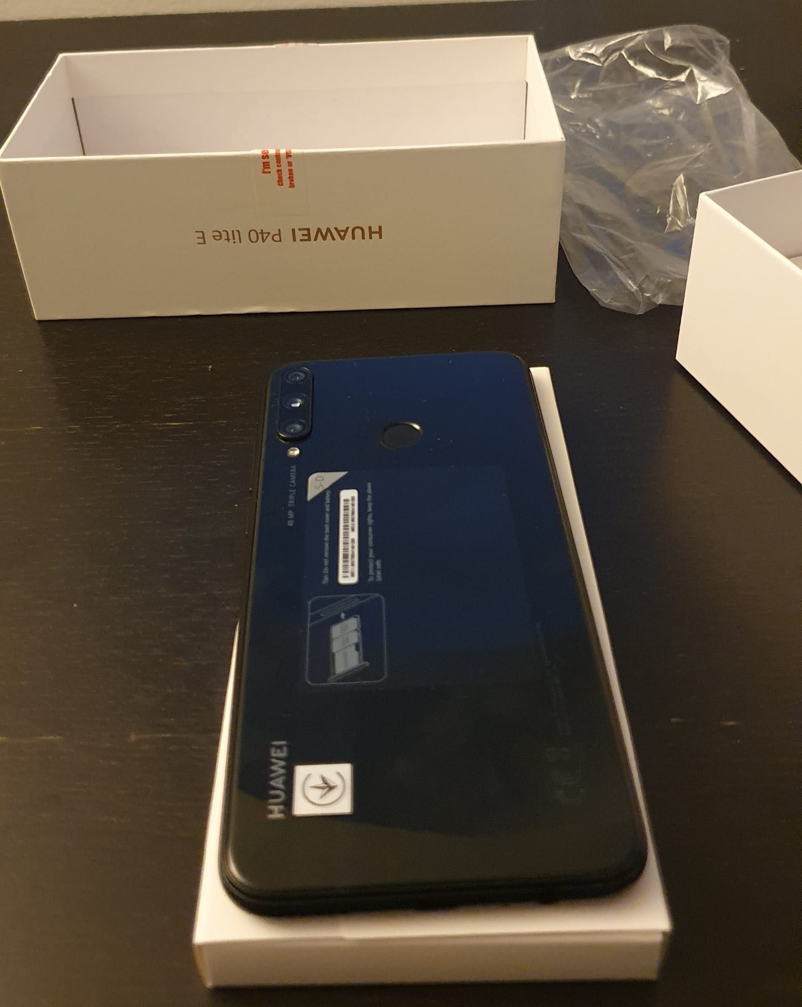 Unused and new Huawei P40 lite E. 100€