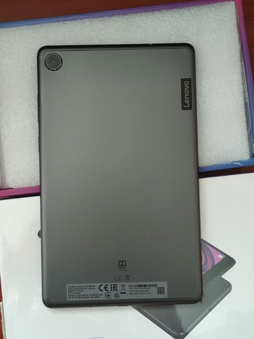 Планшет Lenovo Tab M8"