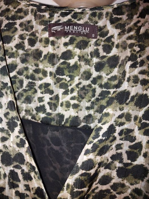 Vestido preto e caqui