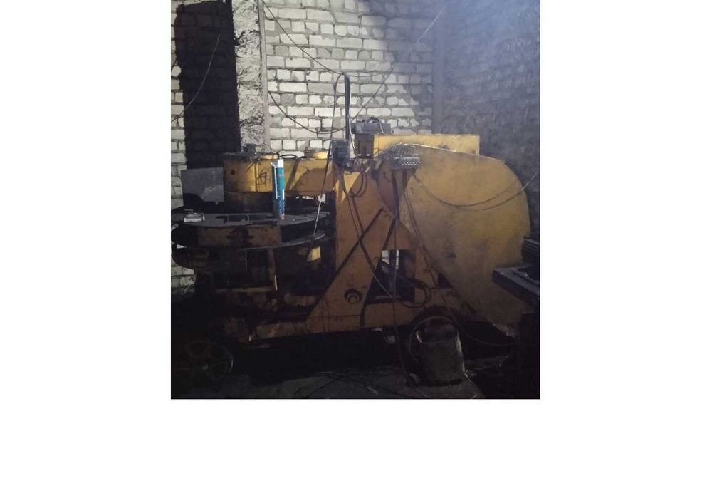 Пресс револьверный для производства кирпича и брикетов