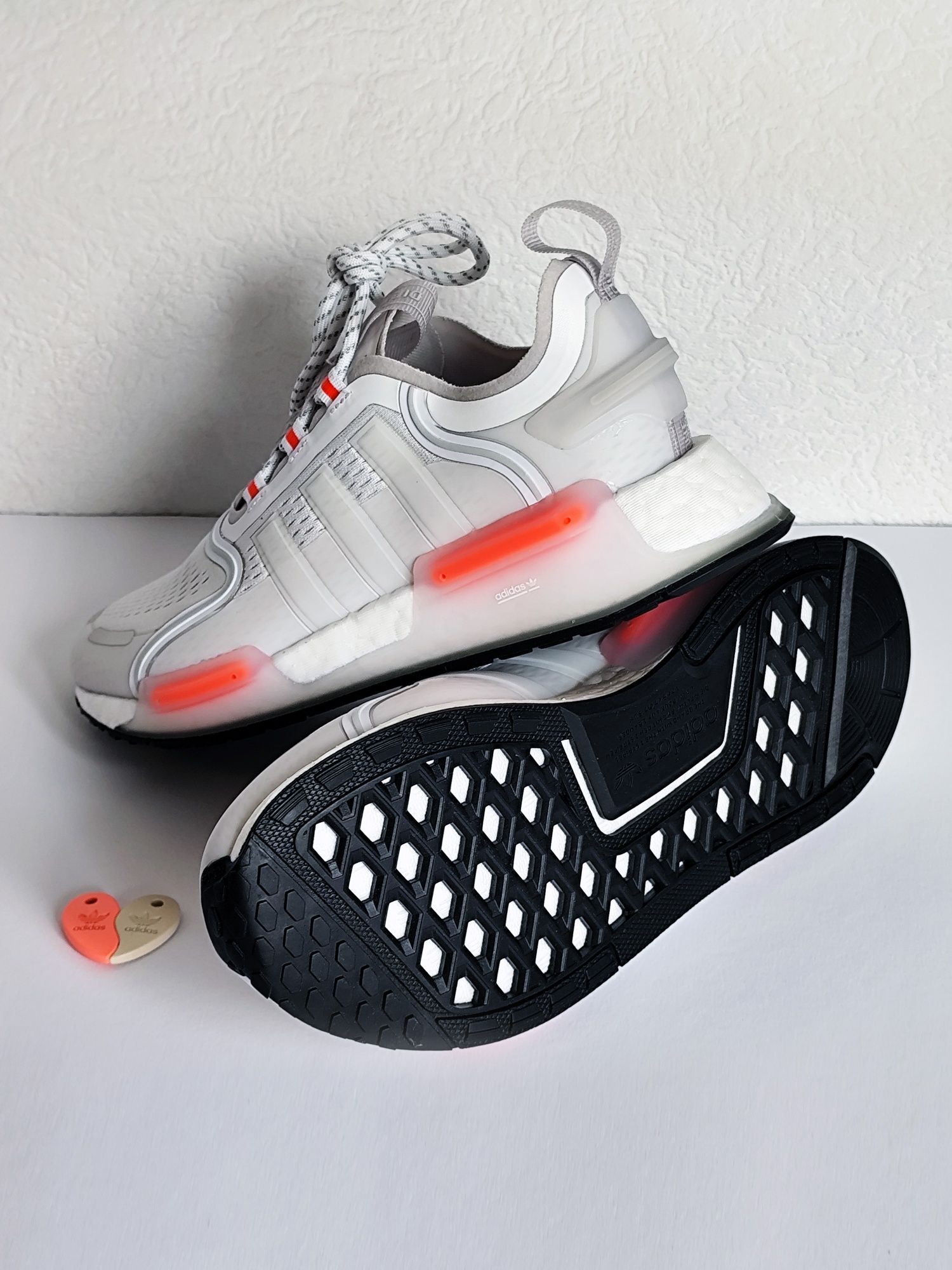 buty Adidas NMD_V3.  r.38 2/3 Oryginalne Nowe !