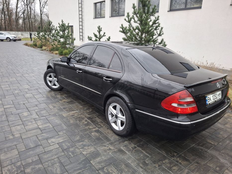 Продам Мерседес 211