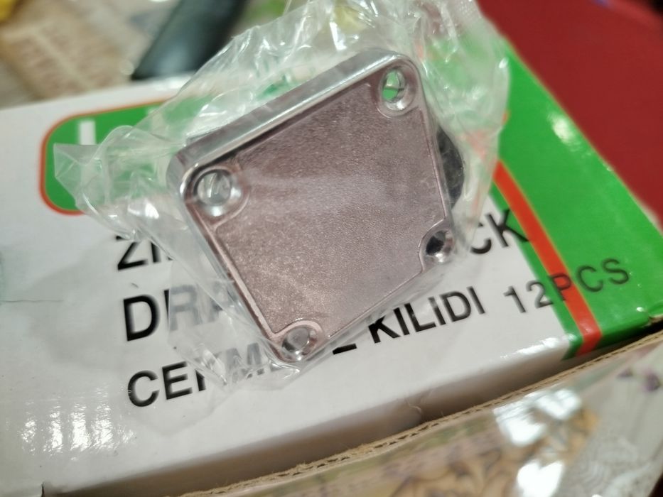 Мебельный врезной замок