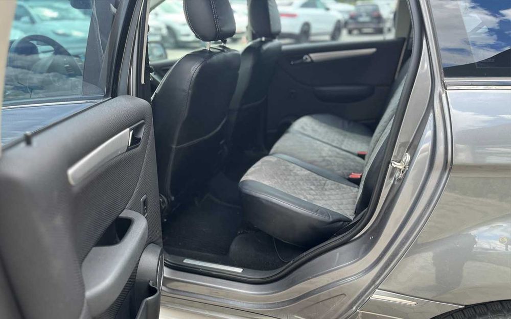 Mercedes-Benz B 180 2010