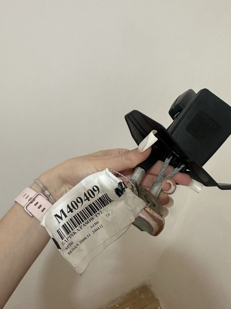 Zapinka pasów tył Audi A4 B6