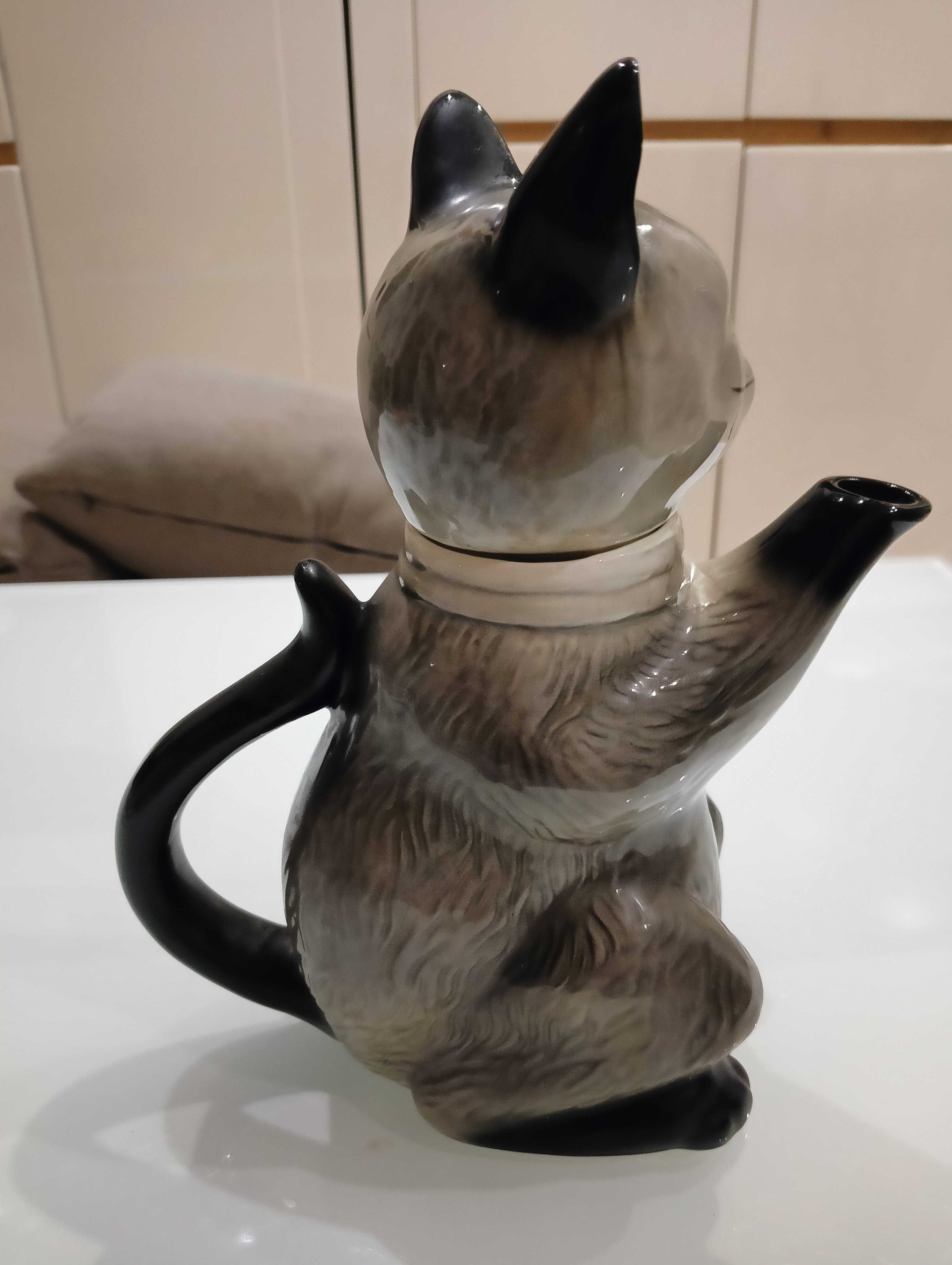 Czajnik,kot,figurka.