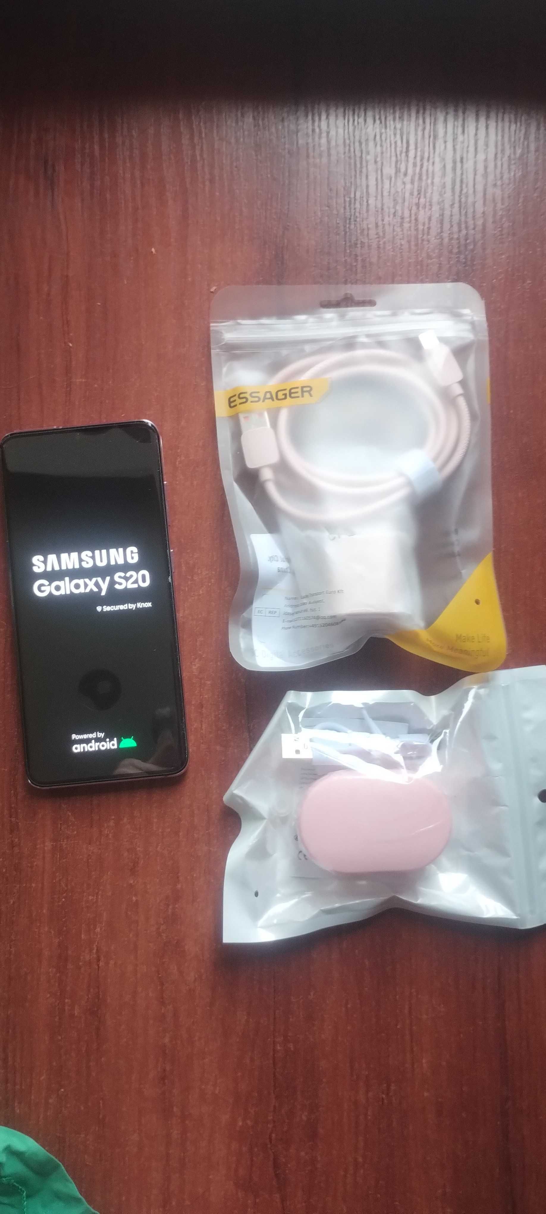 Samsung A72  и Samsung S20 G980