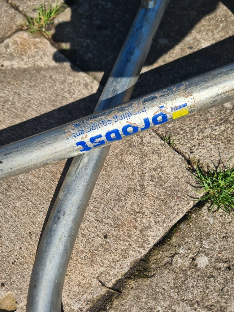 Chwytak probst  do krawężników  i  bloczków