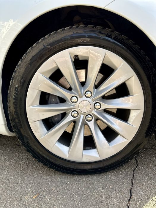 Диски Tesla Slipstream Silver, R19 5x120 + зимова гума Goodyear шип