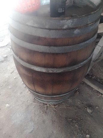 Pipa de vinho em madeira