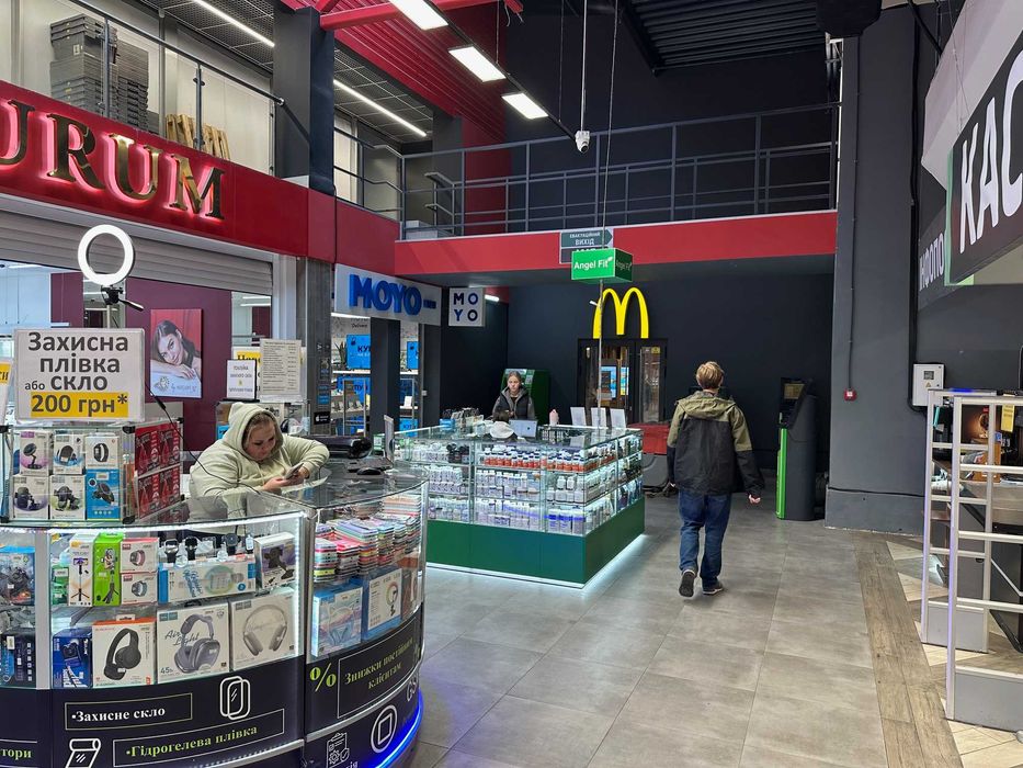 Оренда ТЦ Арсен м. Львів пр. Чорновола 93 площа (49.5 м.кв.)