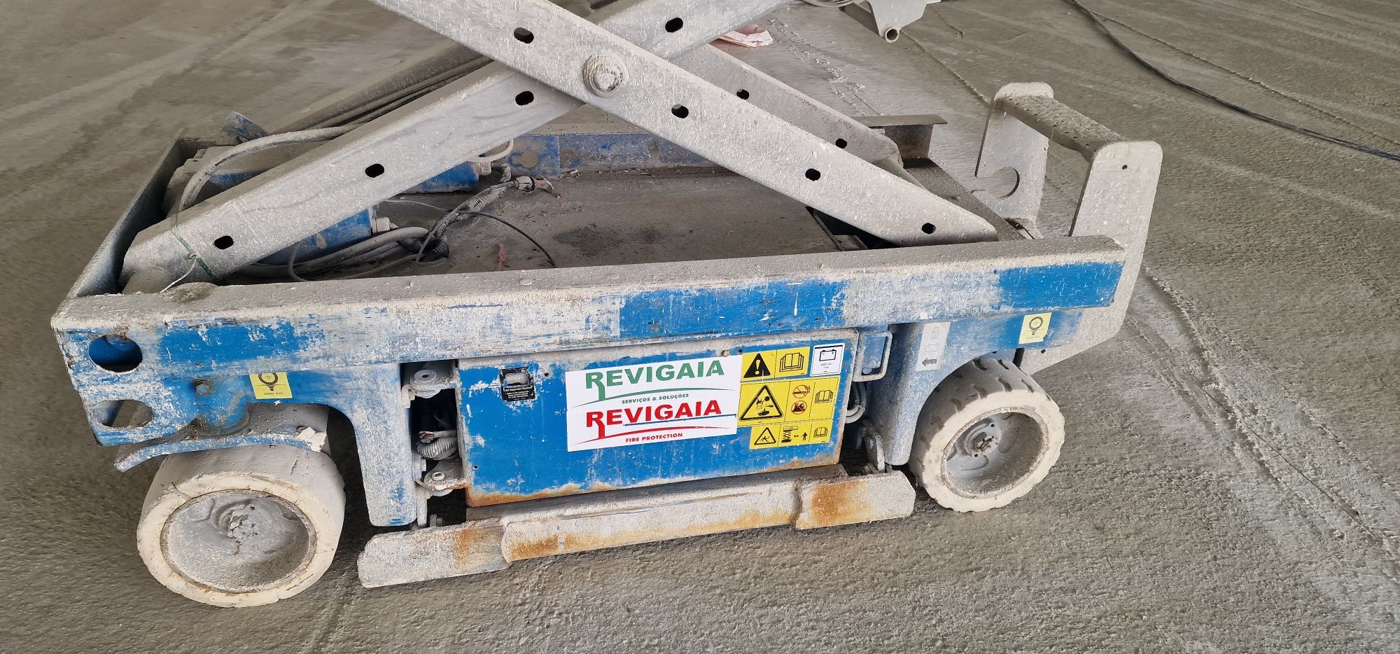 GENIE 1932 Elevatória elétrica Tesoura