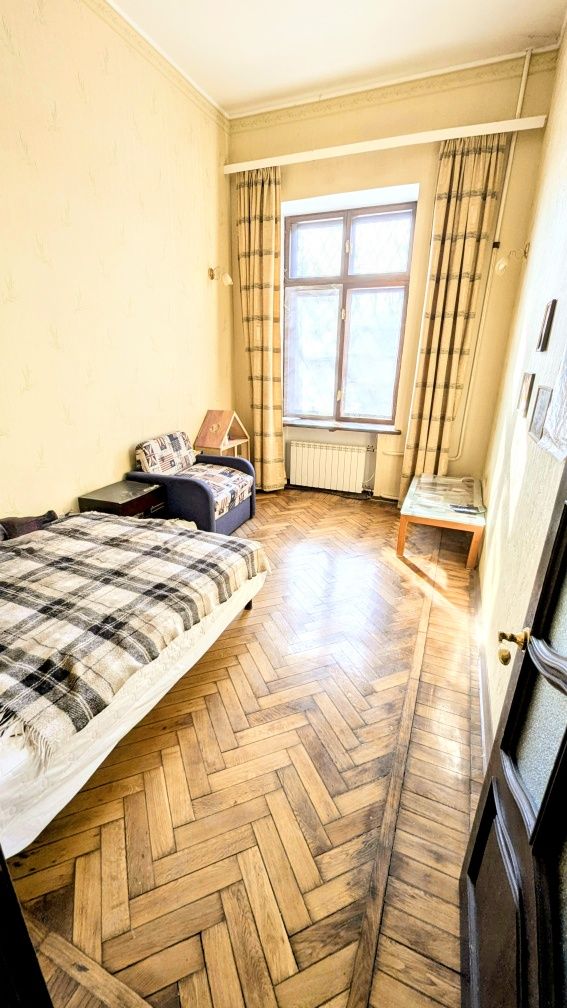 Продам 5-комн.кв 155 м2, Центр Бекетова Бажанова