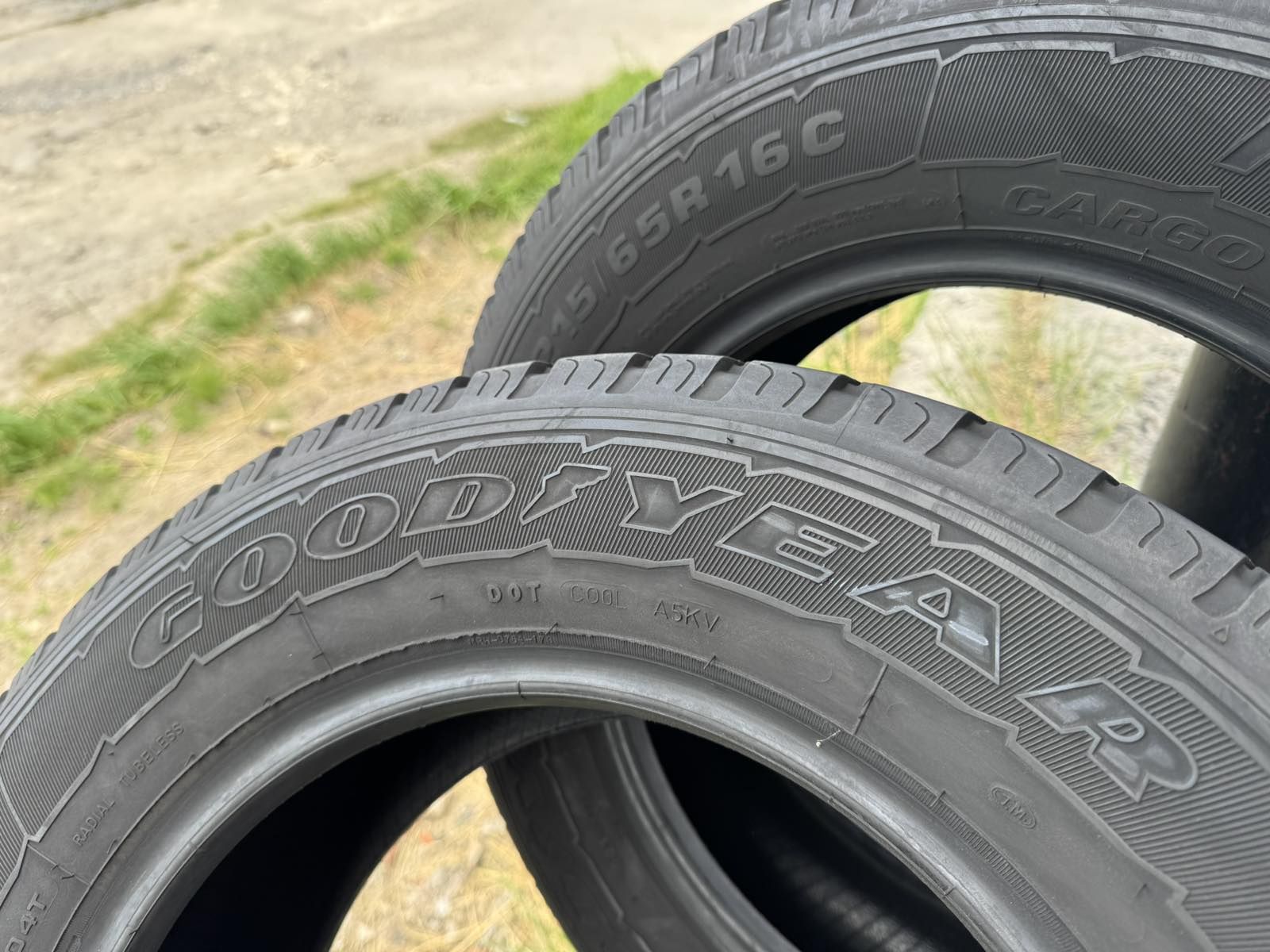 Майже нові літні шини Goodyear 215/65 R16C резина цешка Р16 С