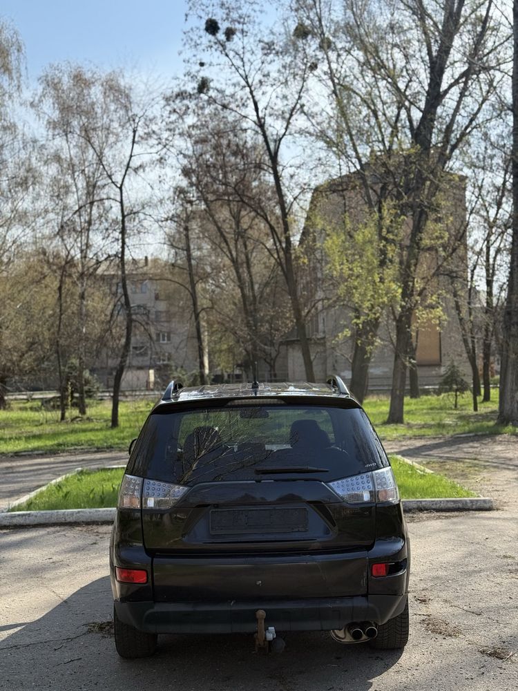 Mitsubishi Outlander полный привод