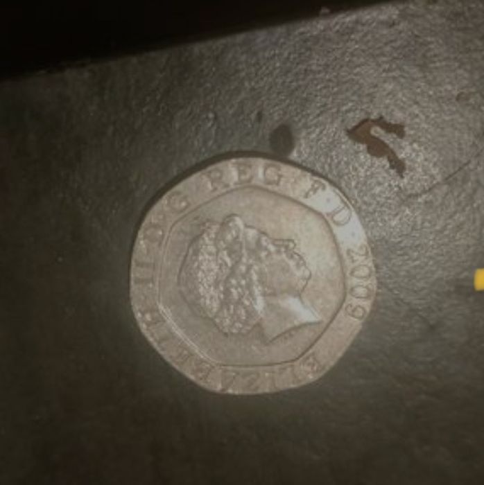 Nota de 50 escudos , moedas e outros