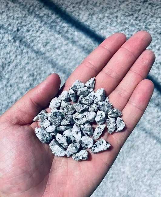 Kamień Ozdobny Grys Granitowy Dalmatyńczyk do Ogrodu, Opaska Rabata