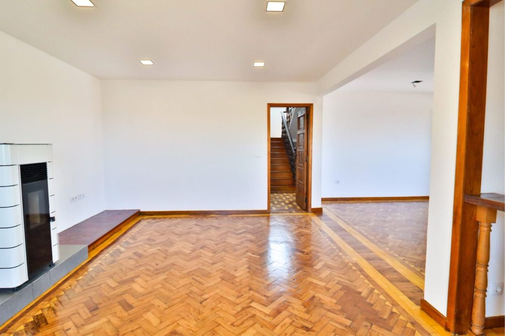 Moradia T4 + 1 para venda com possibilidade de arrendamento a 36 meses