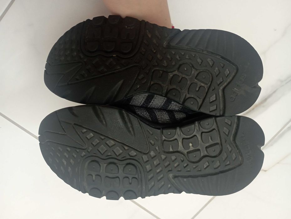 Кросівки Adidas у 32 розмірі