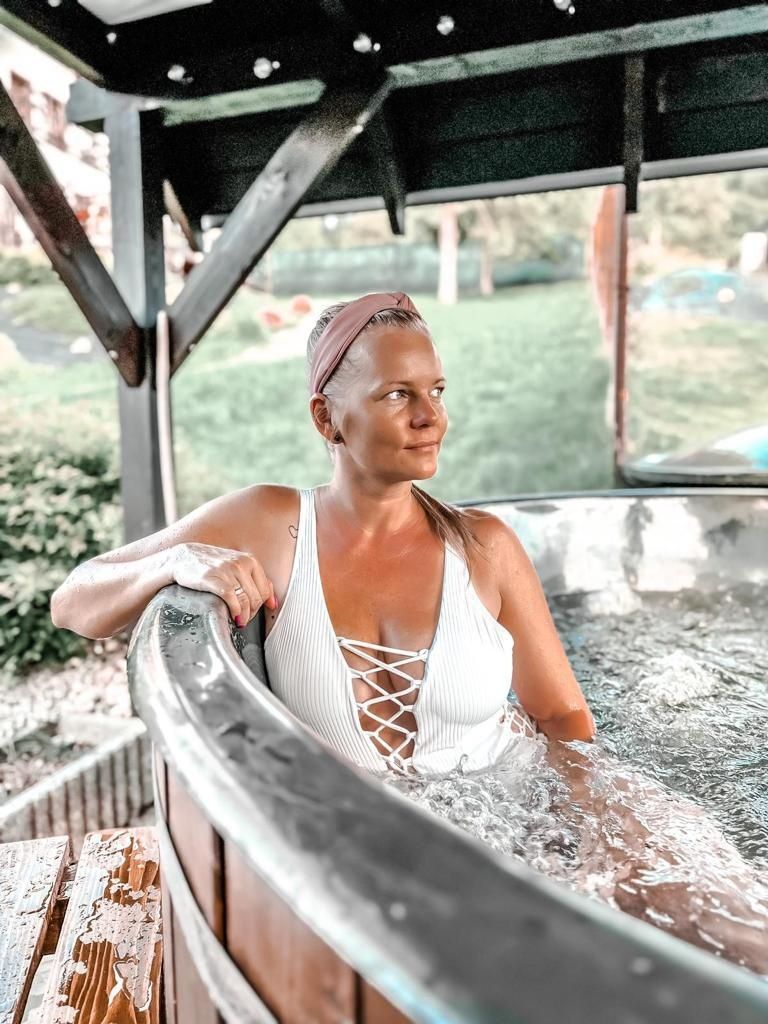 Dzień Kobiet wieczór Panieński w uroczym domku balia jacuzzi Wisła !