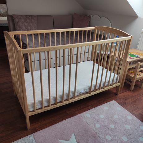 Łóżeczko drewniane niemowlęce 120/60 z nowym materacem