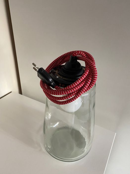 Candeeiro / lanterna com fio de tecido encarnado 25€€