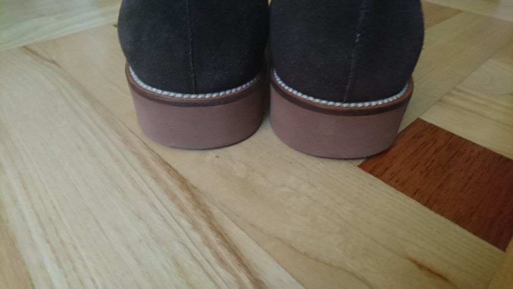 Продам дербі Tod's