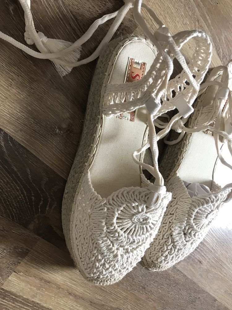 Espadryle lato boho wiązane ala szydełkowe