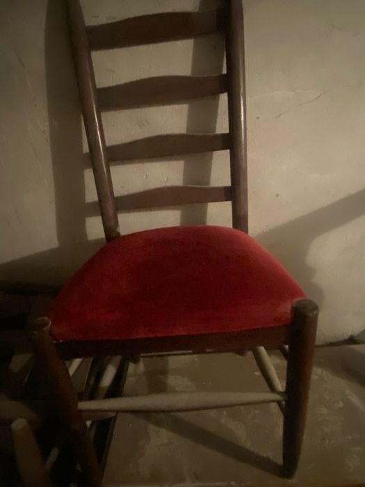 Sprzedam stół drewniany rozkładany z krzeslami
