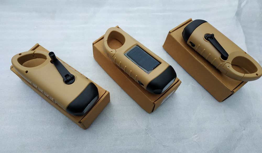 Ліхтар з динамо машиною фонарик туристичний з usb розємом