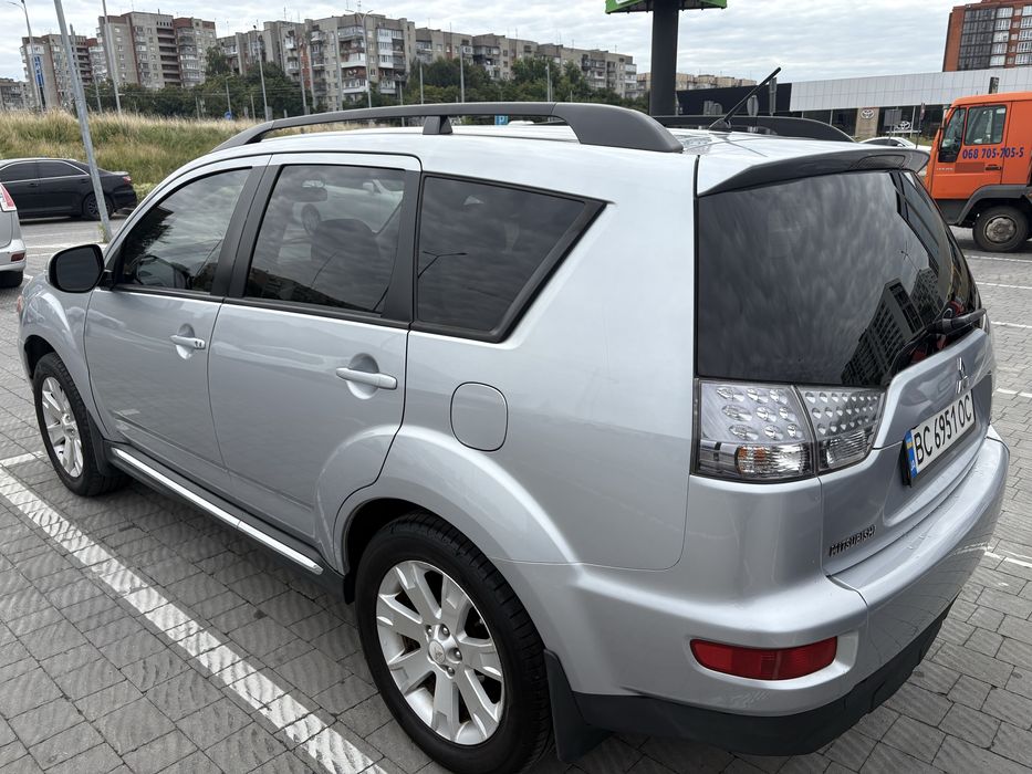 Mitsubishi outlender xl 2011 2.4 бензин, варіатор (автомат)