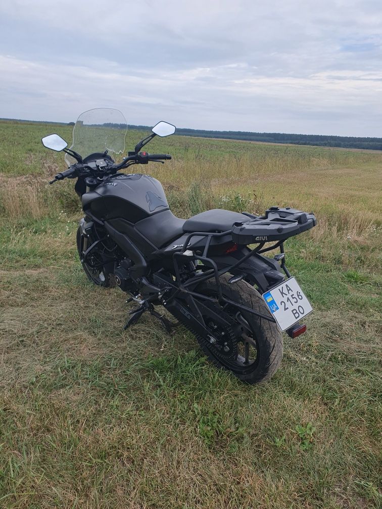 Мотоцикл Bajaj Diminar 400