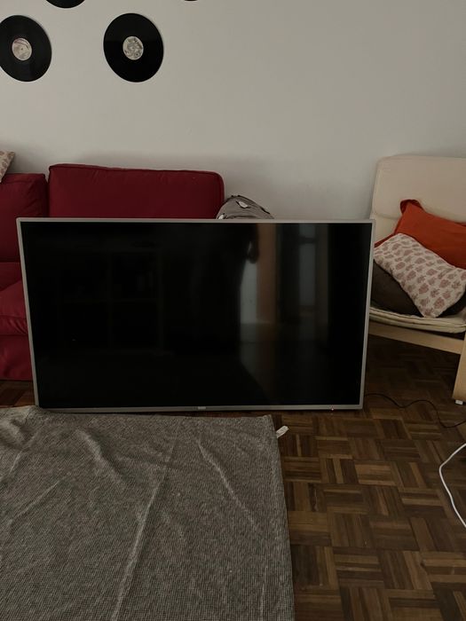 Tv Philips   68”