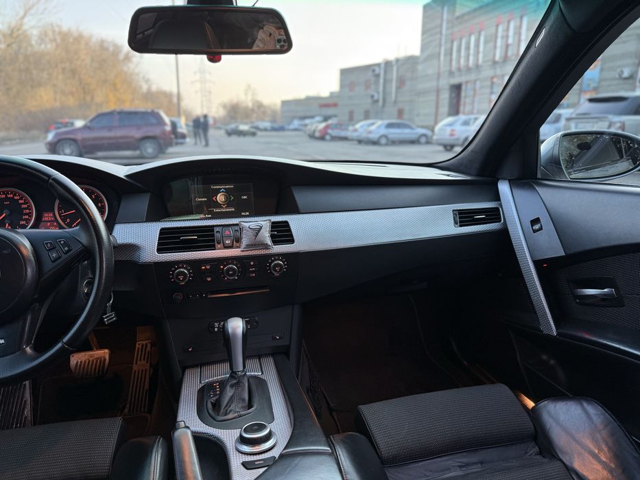 BMW E60 3.0 Бензин 2005 г
