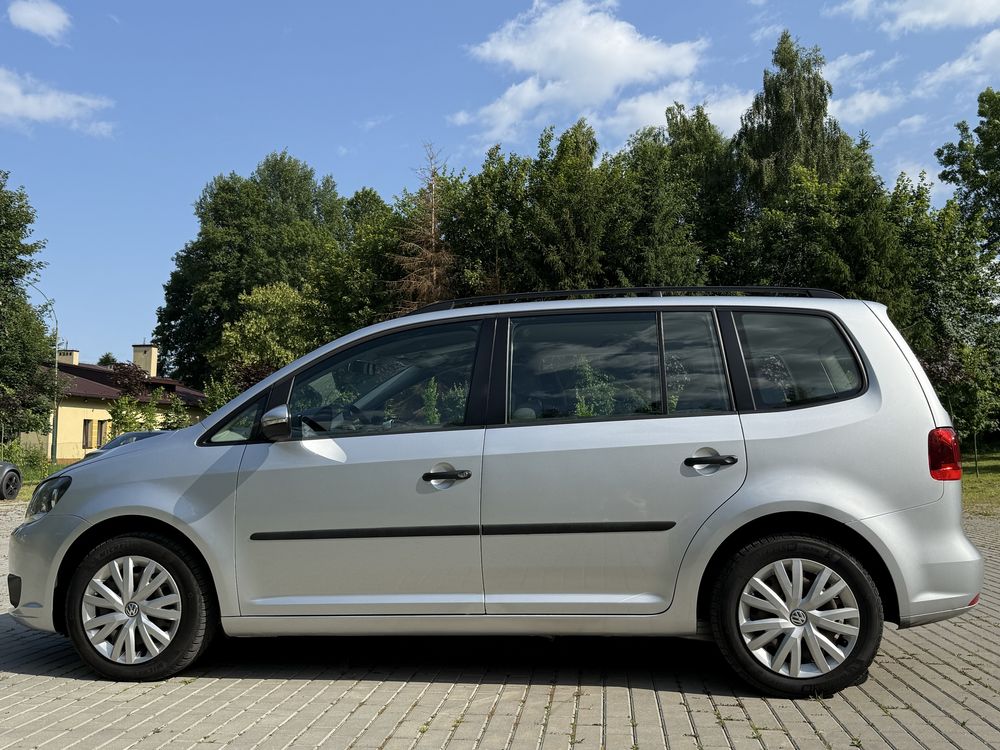 VW Touran 1.6 TDI Webasto Hak niski przebieg