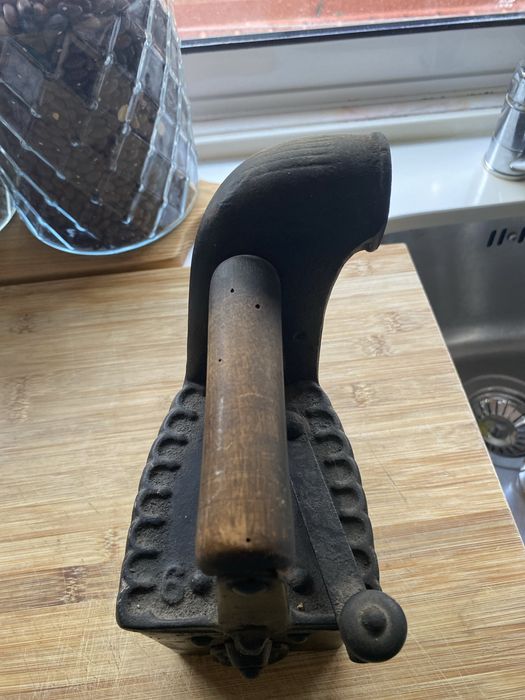 Ferro de Engomar Carvão