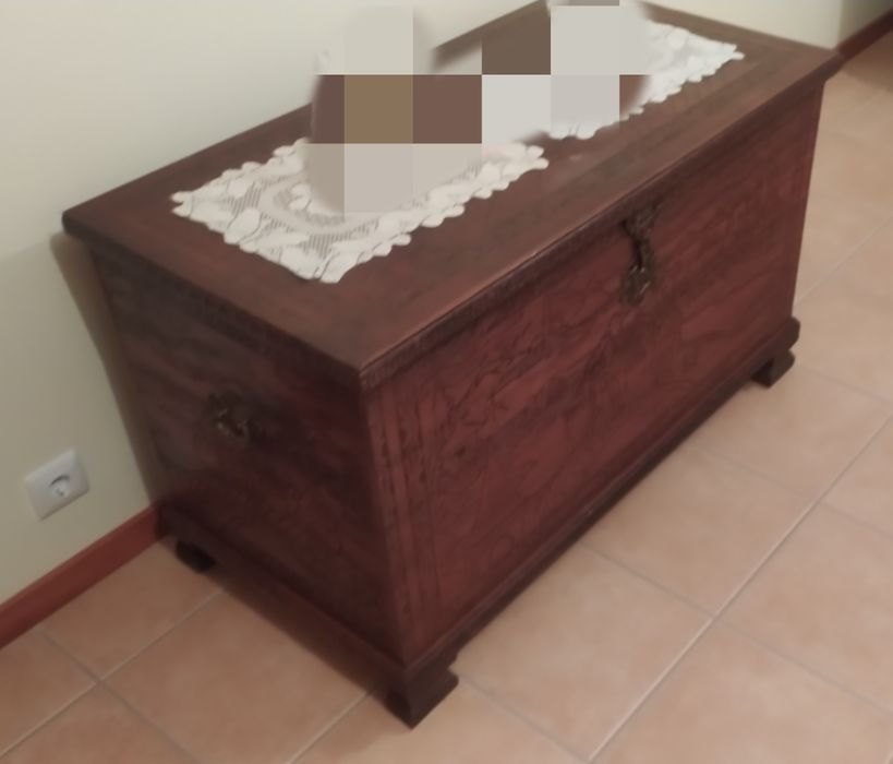 Arca em madeira para arrumação