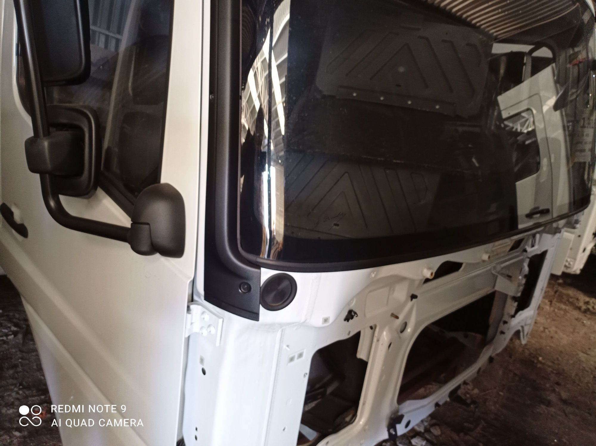 Cabines Mercedes atego Novas