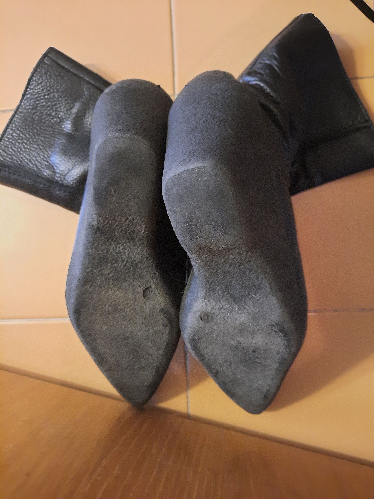 Botas salto cunha