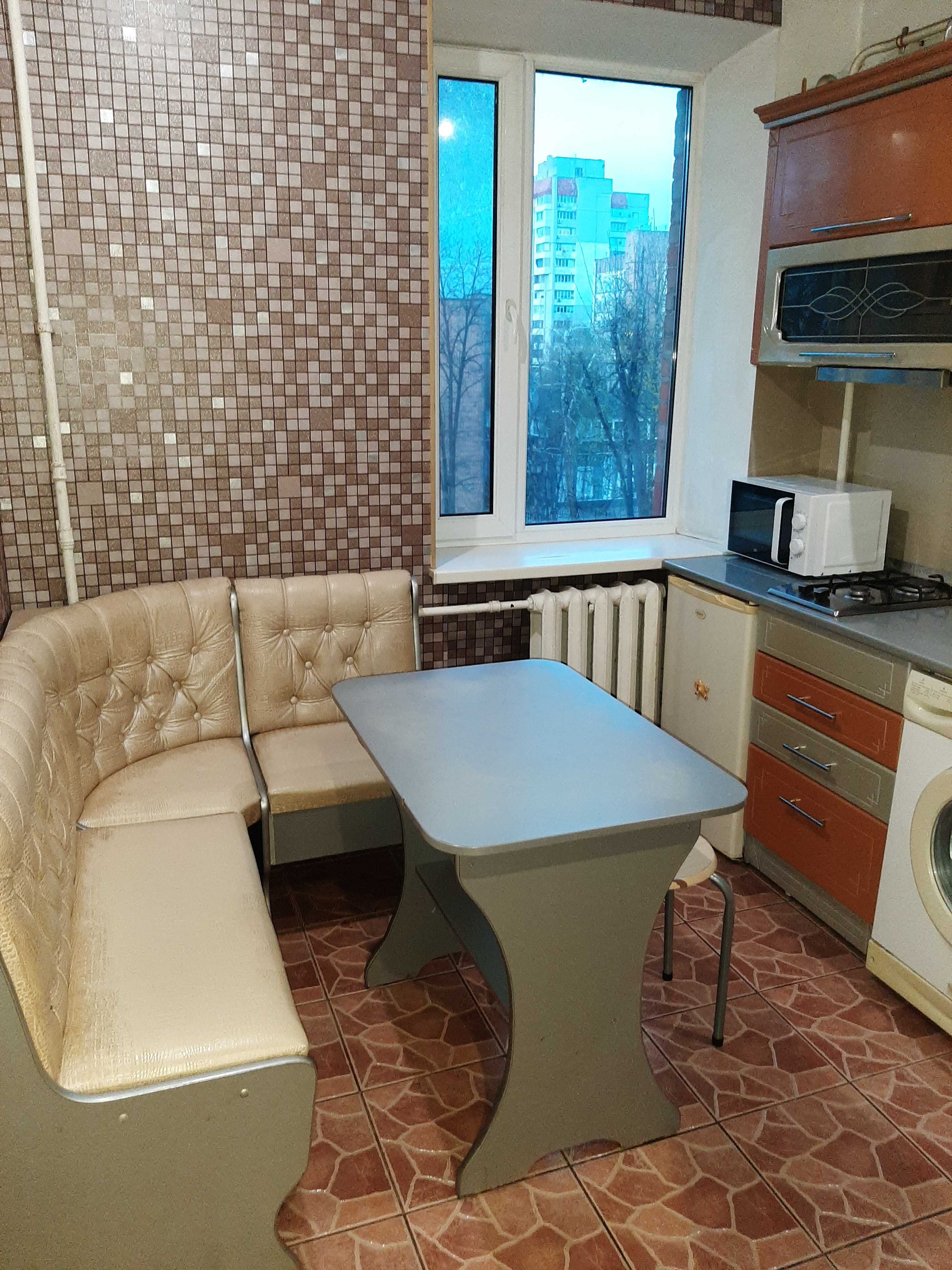 1 кімнатна квартіра в центрі міста. Возле Любави.