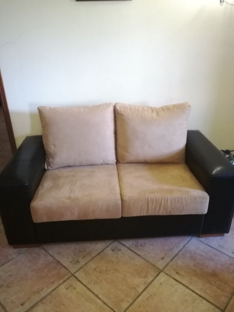 Vendo sofá novo 100€
