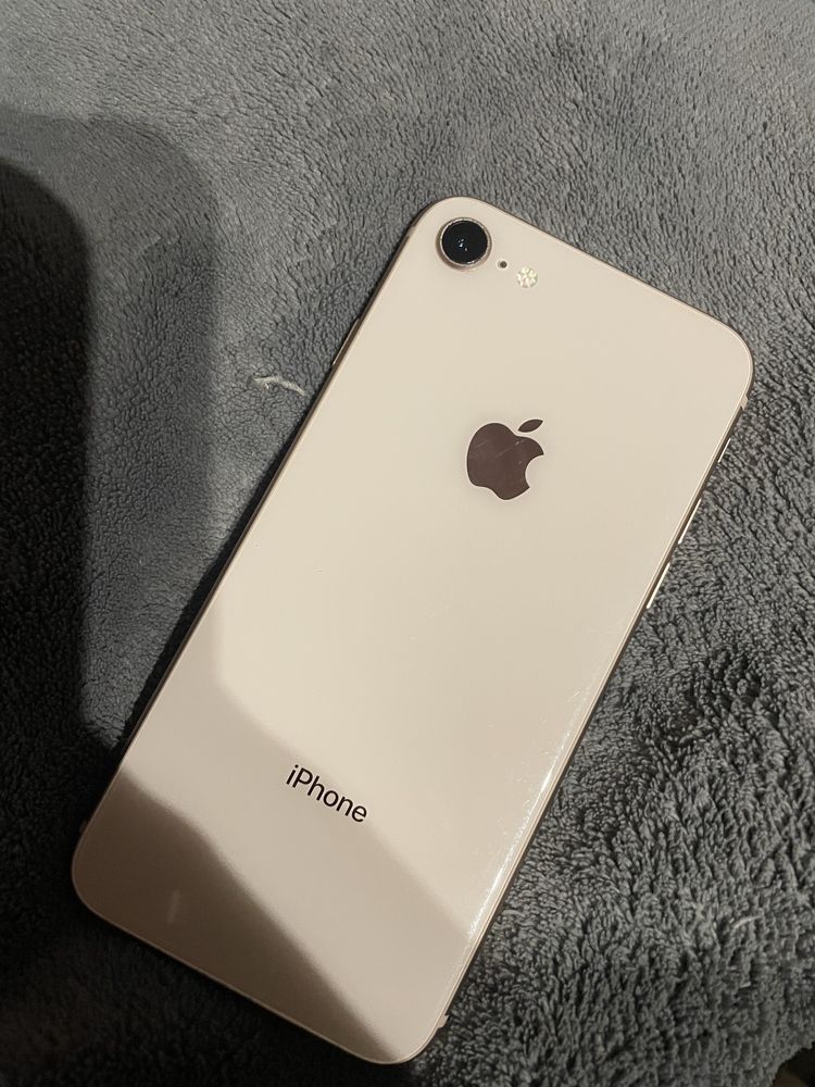 Iphone 8 stan idelany