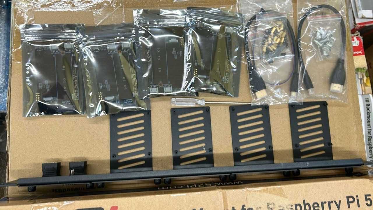 GeeekPi RS01 1U dla Raspberry Pi 5/4B z 4PCS RSP11 PCIe na M2 NVMe SSD