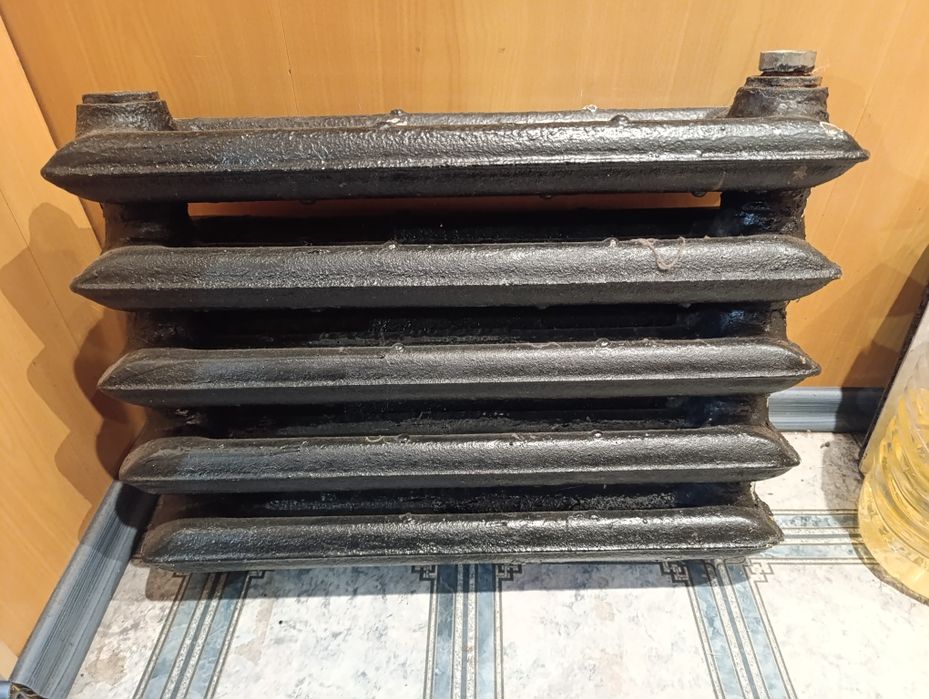 Продам плиту и чугунную батарею