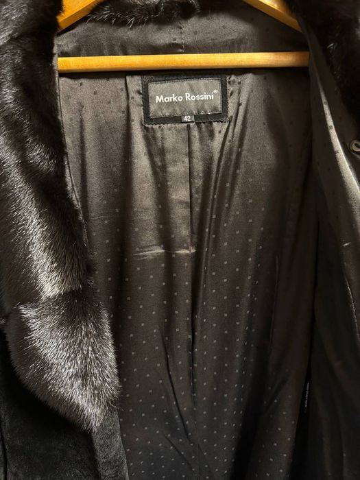 Шуба мутоновая с норковым капюшоном